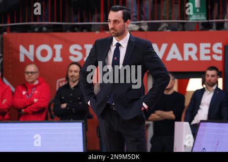 Varese, Italia. 12th Feb, 2023. Matt Brase, allenatore di testa Pallacanestro Openjobmetis Varese durante Openjobmetis Varese vs EA7 Emporio Armani Milano, Basket Italiano Campionato di Serie a Varese, Febbraio 12 2023 Credit: Independent Photo Agency/Alamy Live News Foto Stock