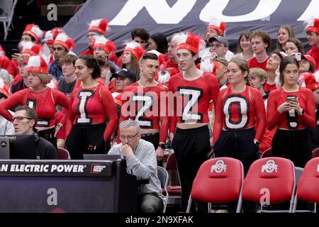 Columbus, Ohio, Stati Uniti. 12th Feb, 2023. Studenti degli Ohio state Buckeyes nella sezione studenti del Nuthouse durante la partita tra gli Michigan state Spartans e gli Ohio state Buckeyes alla Value City Arena, Columbus, Ohio. (Credit Image: © Scott Stuart/ZUMA Press Wire) SOLO PER USO EDITORIALE! Non per USO commerciale! Foto Stock