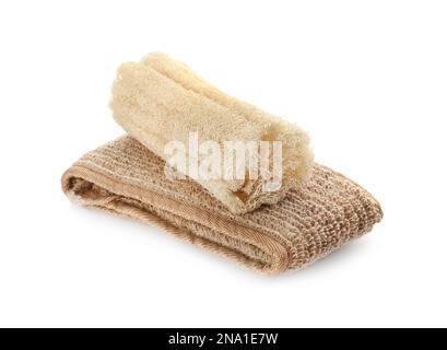 Spugne di loofah della doccia naturale isolate su bianco Foto Stock