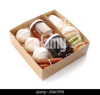 Elegante set regalo in scatola isolato su bianco Foto Stock