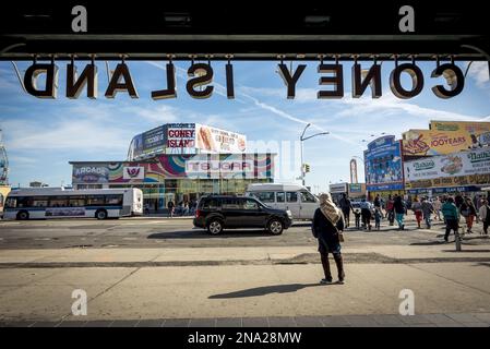 Stazione della metropolitana di Stillwell Avenue, Coney Island, Brooklyn, New York, USA © Dosfotos/Axiom Foto Stock