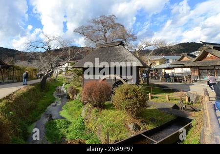 Villaggio di Oshino Hakkai nella prefettura di Yamanashi, Giappone. Foto Stock