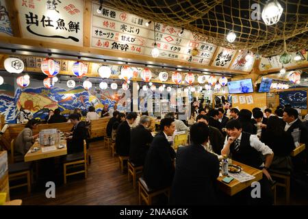 Ristorante Toromasa Izakaya a Nishishinjuku, Tokyo, Giappone. Foto Stock