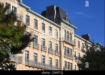 Il nostalgico Hôtel du Parc nel complesso termale di Salies-de-Béarn, Francia Foto Stock