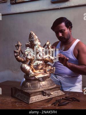 Artigianato Bronzo lavoro a Swamimalai vicino Kumbakonam, Tamil Nadu, India Foto Stock