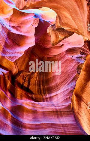 Maestosa architettura naturale dell'Antelope slot Canyon, Navajo Tribal Park, Arizona, Stati Uniti Foto Stock