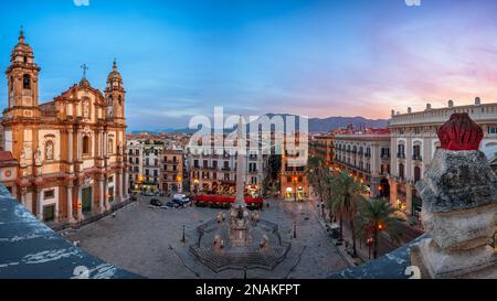 Palermo, Italia con vista su Piazza San Domenico al tramonto. Foto Stock