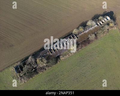 Vista aerea dell'edificio della fabbrica di munizioni derelict presso l'ex ROF Rotherwas, Hereford UK - presa nel febbraio 2023 Foto Stock