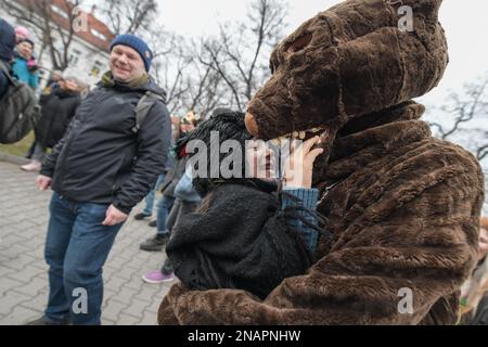 Il 11th 2023 febbraio si è svolta a Roztky, vicino a Praga, una tradizionale parata di carnevale (CTK Photo/Vojtech Vlk) Foto Stock