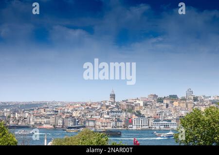 Foto del quartiere Galata, a Istanbul, Turchia, con la sua iconica Torre Galata. E 'un quartiere all'interno del quartiere di Beyoglu, a Istanbul, noto Foto Stock