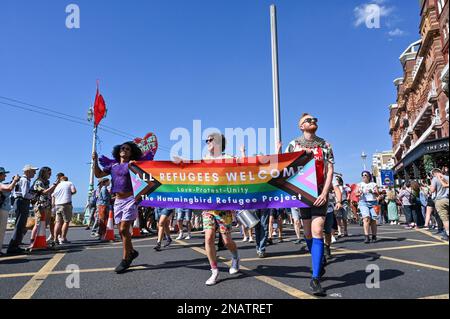 Brighton City, Brighton, East Sussex, UK il 06 2022 agosto i partecipanti e gli spettatori durante il Brighton Pride a Brighton City, Brighton, East Susse Foto Stock