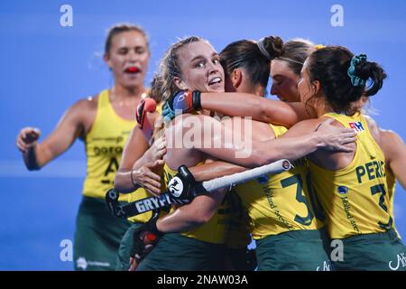 Sydney, Australia. 13th Feb, 2023. Australia Women's National Field Hockey Team in azione durante la partita della International Hockey Federation Pro League Australia vs China che si tiene al Sydney Olympic Park Hockey Centre. Credit: SOPA Images Limited/Alamy Live News Foto Stock