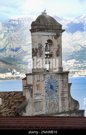 Gaeta, Italia. Il campanile del Santuario barocco romano-cattolico della Santissima Annunziata (13th-17th). Foto Stock