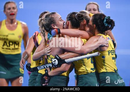 Sydney, Australia. 13th Feb, 2023. Australia Women's National Field Hockey Team in azione durante la partita della International Hockey Federation Pro League Australia vs China che si tiene al Sydney Olympic Park Hockey Centre. (Foto di Luis Veniegra/SOPA Images/Sipa USA) Credit: Sipa USA/Alamy Live News Foto Stock