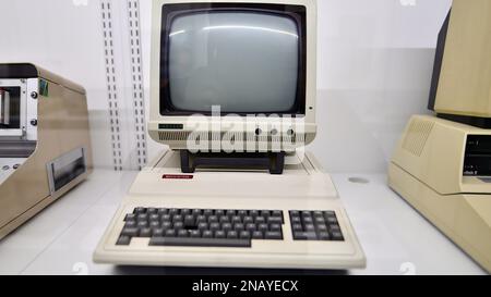 Varsavia, Polonia. 10 febbraio 2023. All'interno del Museo Apple. Computer Mackintosh. Foto Stock