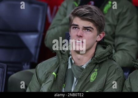 Charles De Ketelaere dell'AC Milan guarda in serie A una partita di calcio del 2022/23 tra l'AC Milan e il Torino FC allo stadio San Siro di Milano il 10 febbraio 2023 Foto Stock