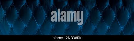 Sfondo tappezzeria in pelle scura in formato widescreen. Sfondo texture tessuto. Foto Stock