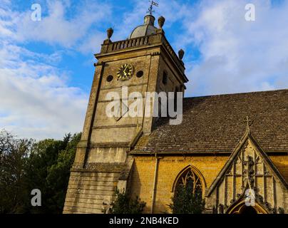 Chiesa di San Lorenzo Bourton sull'acqua Cotswolds Foto Stock