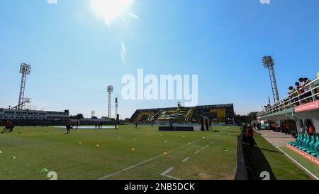 Argentina, Florencio Varela - 11 febbraio 2023: Una panoramica generale dello stadio durante il Torneo Binance 2023 della Liga argentina Profesional match betwe Foto Stock