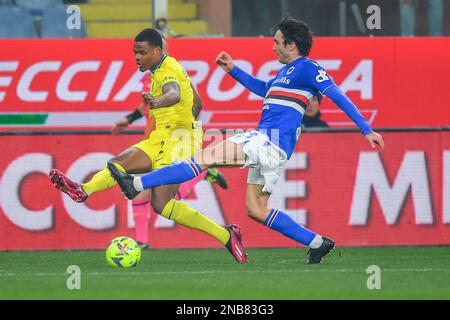 Stadio Luigi Ferraris, Genova, 13 febbraio 2023, Denzel Justus Morris Dumfries (Inter) - Tommaso Augello (Sampdoria) durante UC Sampdoria vs Inter - FC Internazionale - Calcio italiano Serie A match Foto Stock