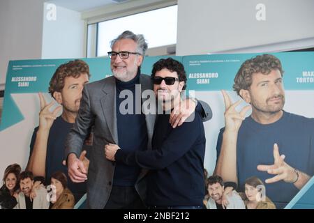 13 febbraio 2023, Napoli, Italia: Photocall e conferenza stampa del nuovo film di Alessandro Siani tramite amicizia (attraverso amicizia) hanno partecipato ad una parte del cast composto da Matilde Gioli, Alessandro Siani e Max Tortora. La conferenza si è tenuta all'Hotel Vesuvio di Napoli. (Credit Image: © Arianna di Micco/Pacific Press via ZUMA Press Wire) SOLO PER USO EDITORIALE! Non per USO commerciale! Foto Stock