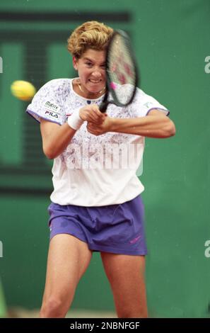 Campionato francese di tennis Open 1991, Roland Garros Club, Parigi, Francia Monica Seles, campione femminile in azione Foto di Tony Henshaw Foto Stock