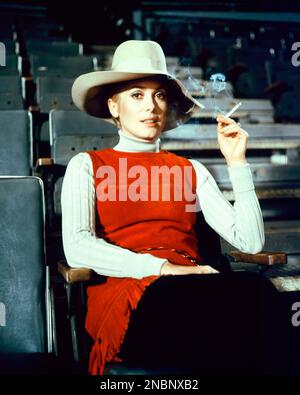 CATHERINE DENEUVE in APRILE STOOLS (1969), diretto da STUART ROSENBERG. Credit: FOTO GENERALI NAZIONALI / Album Foto Stock