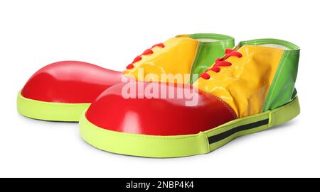 Paio di scarpe clown isolate su bianco Foto Stock