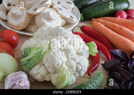 raccolta autunnale, composizione delle verdure, ingredienti per cucinare piatti, verdure Foto Stock