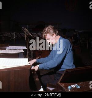 Tommy Steele. L'intrattenitore inglese è considerato il primo idolo teen della Gran Bretagna e rock and roll star. Nato a Londra nel 17 1936 dicembre 1964 Foto Stock