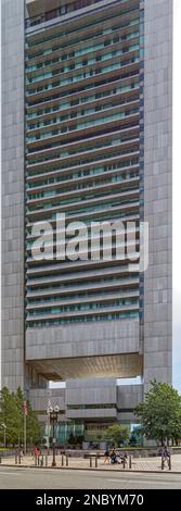 La Federal Reserve Bank di Boston è una torre in alluminio e vetro, talvolta chiamata “edificio veneziano cieco” per le sue insolite finestre a baldacchino. Foto Stock