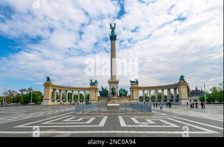 Budapest, Ungheria. Millennium Monument sulla Piazza degli Eroi Foto Stock