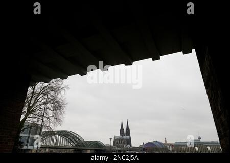 Colonia Dom e Rheine in Germania. Panorama dello skyline di Colonia con la Cattedrale di Colonia Foto Stock