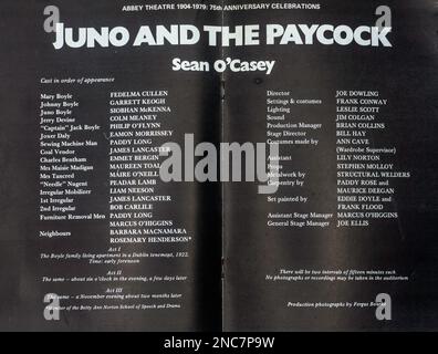 La cast list per la produzione 1979 di Sean o’Caseys, Juno e Paycock, presso l’Abbey Theatre di Dublino, Irlanda. Direttore Joe Dowling. Foto Stock