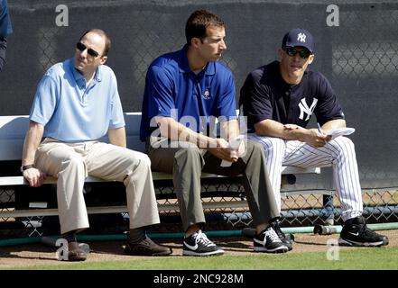 New York Yankees manager Billy Martin, right, joins Phil Rizzuto's wife,  Cora, during Phil Rizzuto Day ceremonies at Yankee stadium, New York City,  August 4, 1985. (AP Photo Stock Photo - Alamy