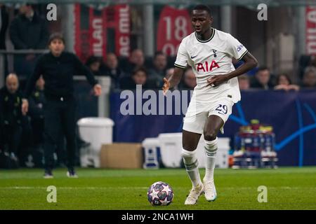 Milano, Italia. 14 febbraio 2023, Pape Matar Sarr (Tottenham Hotspur FC) durante la UEFA Champions League, Round of 16, 1st LEG Football Match tra AC Milan e Tottenham Hotspur il 14 febbraio 2023 allo stadio San Siro di Milano. Foto Luca Rossini Foto Stock