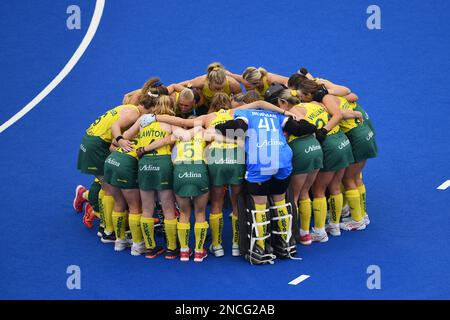 Sydney, NSW, Australia. 13th Feb, 2023. Febbraio 13, 2023, Sydney Australia, Team Australia huddle before durante la FIH femminile (International Hockey Federation) Pro League2022/23 Field Hockey Match tra Australia e Cina all'Olympic Park Hockey Centre di Sydney, (Credit Image: © Danish Ravi/ZUMA Press Wire) SOLO PER USO EDITORIALE! Non per USO commerciale! Foto Stock