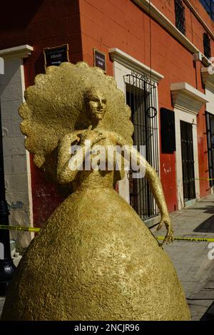 Agustin Moreno Ruiz 'Tehuanas donne' sculture a Oaxaca de Juárez City, Oaxaca, Messico Foto Stock