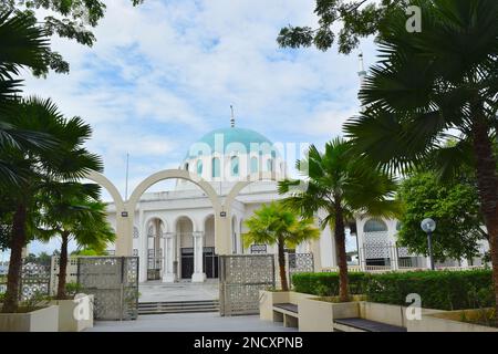 Moschea galleggiante in Kuching Malesia. Foto Stock