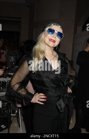 Christina Maaßen bei der Anja Gockel Fashion Show 'sense Senses' Abendshow auf der Berlin Fashion Week Autunno/Inverno 2023 im Hotel Adlon Kempinski. Essere Foto Stock