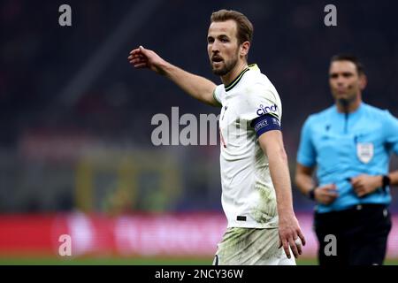 Harry Kane di Tottenham Hotspur FC si è fatto un gesto durante il round della UEFA Champions League 16, prima tappa tra AC Milan e Tottenham Hotspur allo Stadio Giuseppe Meazza il 14 febbraio 2023 a Milano. Foto Stock