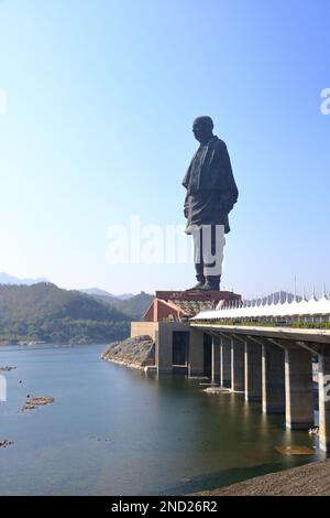 Statua dell'unità vista aerea presa a Narmada, Gujarat in India Foto Stock