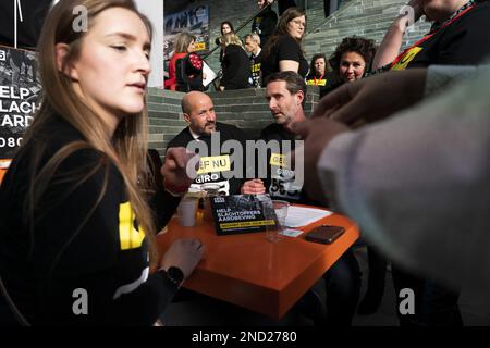 HILVERSUM - il sindaco Ahmed Marcouch nella call panel durante la giornata nazionale di azione del giro 555. Il denaro viene raccolto attraverso varie azioni a favore delle vittime dei terremoti in Turchia e Siria. ANP JEROEN JUMELET olanda fuori - belgio fuori Foto Stock