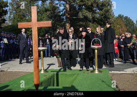 I funerali di Miroslav Ciro Blazevic, allenatore di calcio ed ex allenatore capo della nazionale croata al cimitero Mirogoj di Zagabria, Croazia il 15 febbraio 2023. Foto: Luka Stanzl/PIXSELL Foto Stock