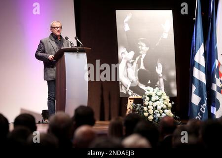 La commemorazione di Miroslav Ciro Blazevic, allenatore di calcio ed ex allenatore capo della nazionale croata nella sala concerti di Vatroslav Lisinski a Zagabria, Croazia, il 15 febbraio 2023. Foto: Robert Anic/PIXSELL Foto Stock