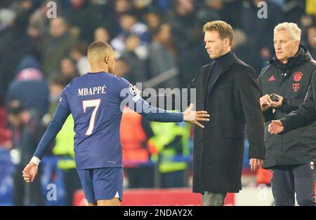 Allenatore Julian Nagelsmann (FCB), team manager, allenatore, allenatore, Kylian MBAPPE, PSG 7 in ottava finale partita PARIGI SG - FC BAYERN MUENCHEN di calcio UEFA Champions League, partita nella stagione 2022/2023 a Parigi, 14 febbraio 2022. Achtelfinale, FCB, Monaco di Baviera, PSG © Peter Schatz / Alamy Live News Foto Stock