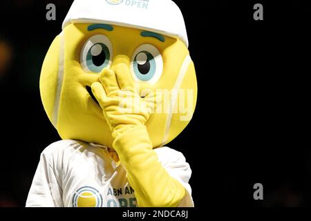 Ahoy, Rotterdam, Paesi Bassi. 15th Feb, 2023. ROTTERDAM - Mascotte Ballie il terzo giorno del torneo ABN AMRO Open di tennis ad Ahoy. AP SANDER KING Credit: ANP/Alamy Live News Foto Stock