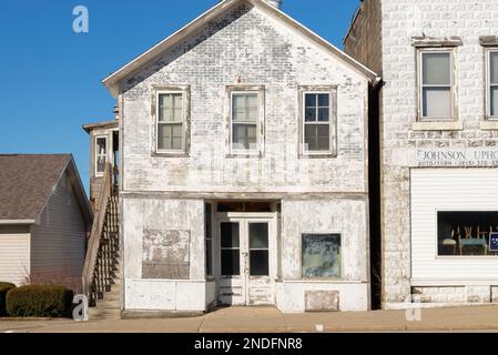 Ohio, Illinois - Stati Uniti - 13th febbraio 2023: Esterno del vecchio edificio e storefront in Ohio, Illinois. Foto Stock