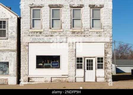 Ohio, Illinois - Stati Uniti - 13th febbraio 2023: Esterno del vecchio edificio e storefront in Ohio, Illinois. Foto Stock