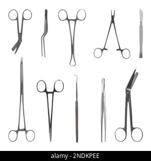 Set con diversi strumenti chirurgici su sfondo bianco Foto Stock